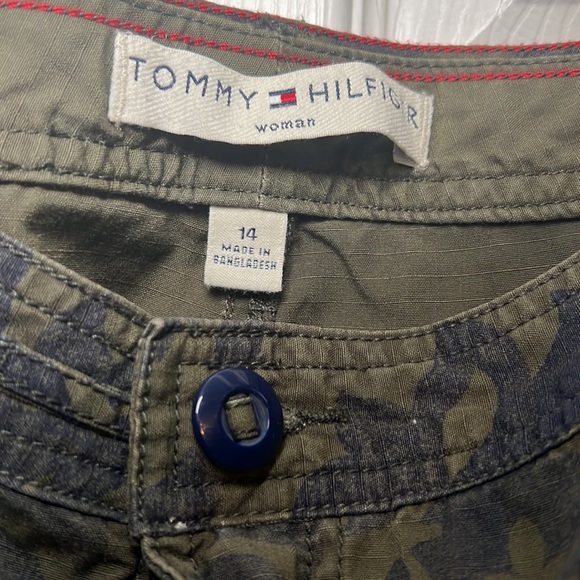 Woman’s Tommy Hilfiger Capri Pants Size 14 - Picture 3 of 5